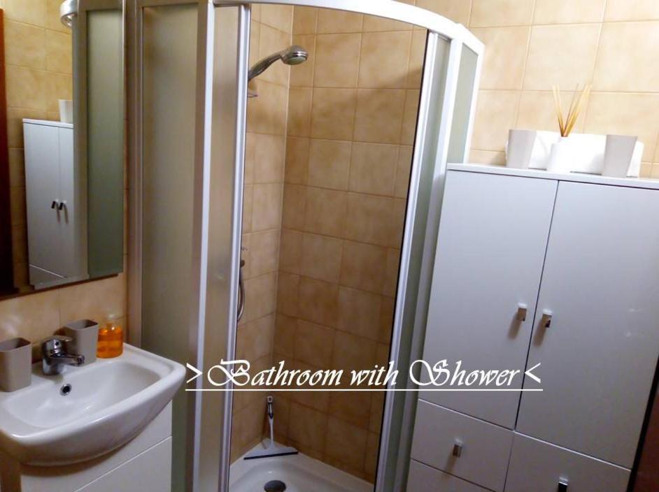 House White Stone Split Apartment Podstrana Cameră foto