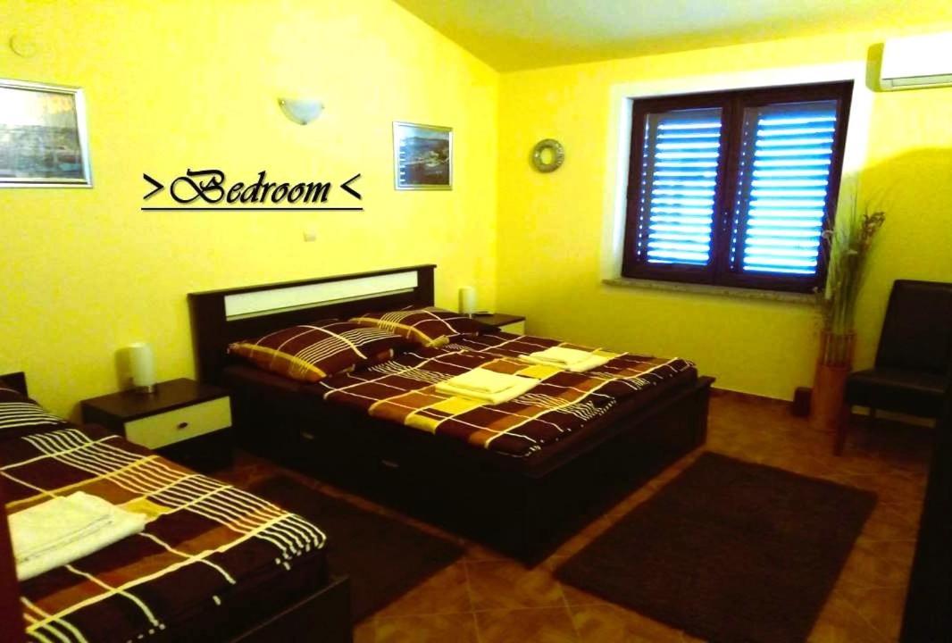 House White Stone Split Apartment Podstrana Cameră foto