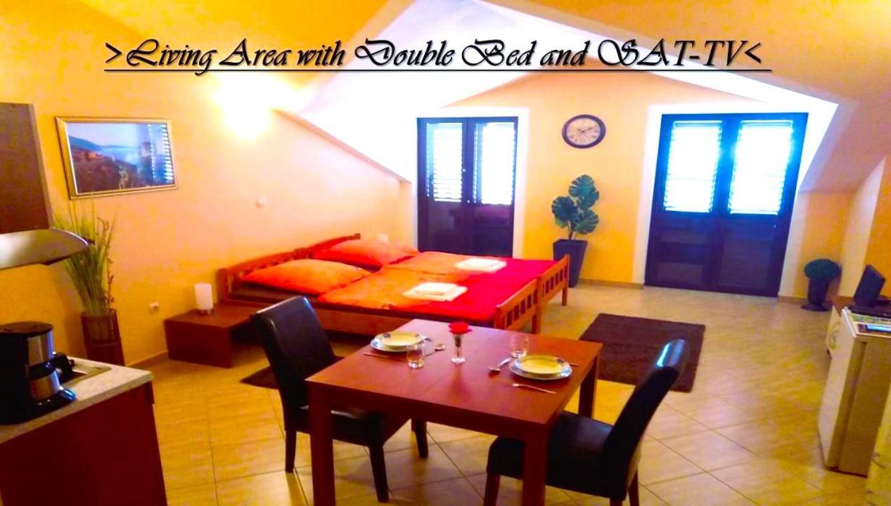 House White Stone Split Apartment Podstrana Cameră foto